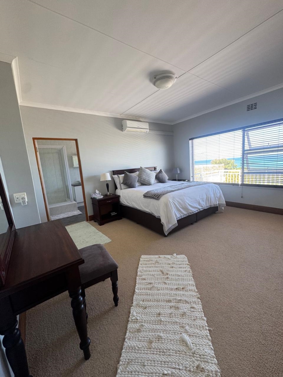 6 Bedroom Property for Sale in Aston Bay Eastern Cape